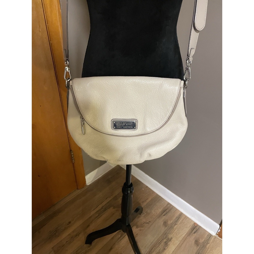 Marc by Marc Jacobs Leather Zip Around Off White Taupe Strap Crossbody
